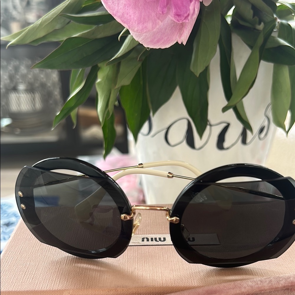 Miu Miu Black Sunglasses with Pink Case - Picture 7 of 14